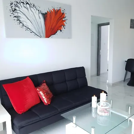 Luxury Rose Suites Apartman Ajía Nápa