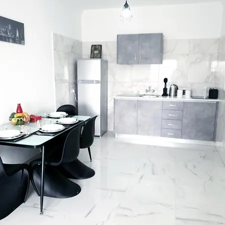 Luxury Rose Suites